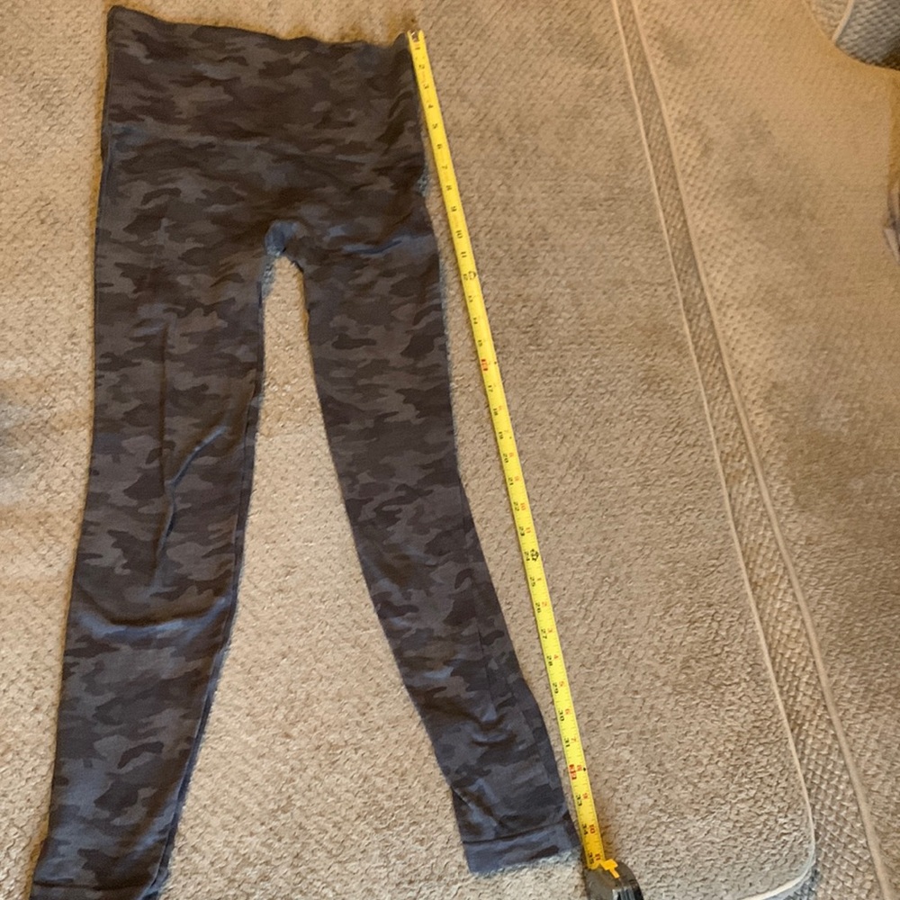 Spanx Look at Me Now Heather Grey Camo leggings